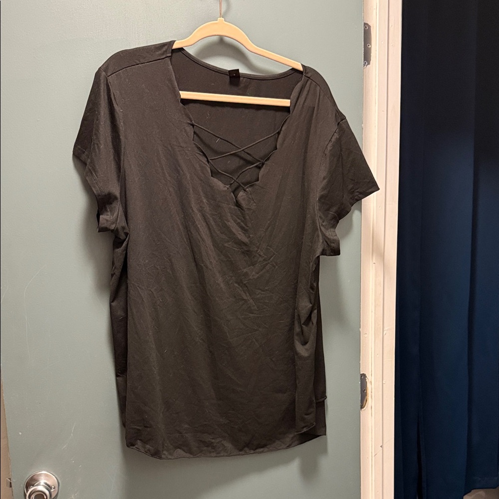 SHEIN Black Crisscross V-Neck Short Sleeve Top